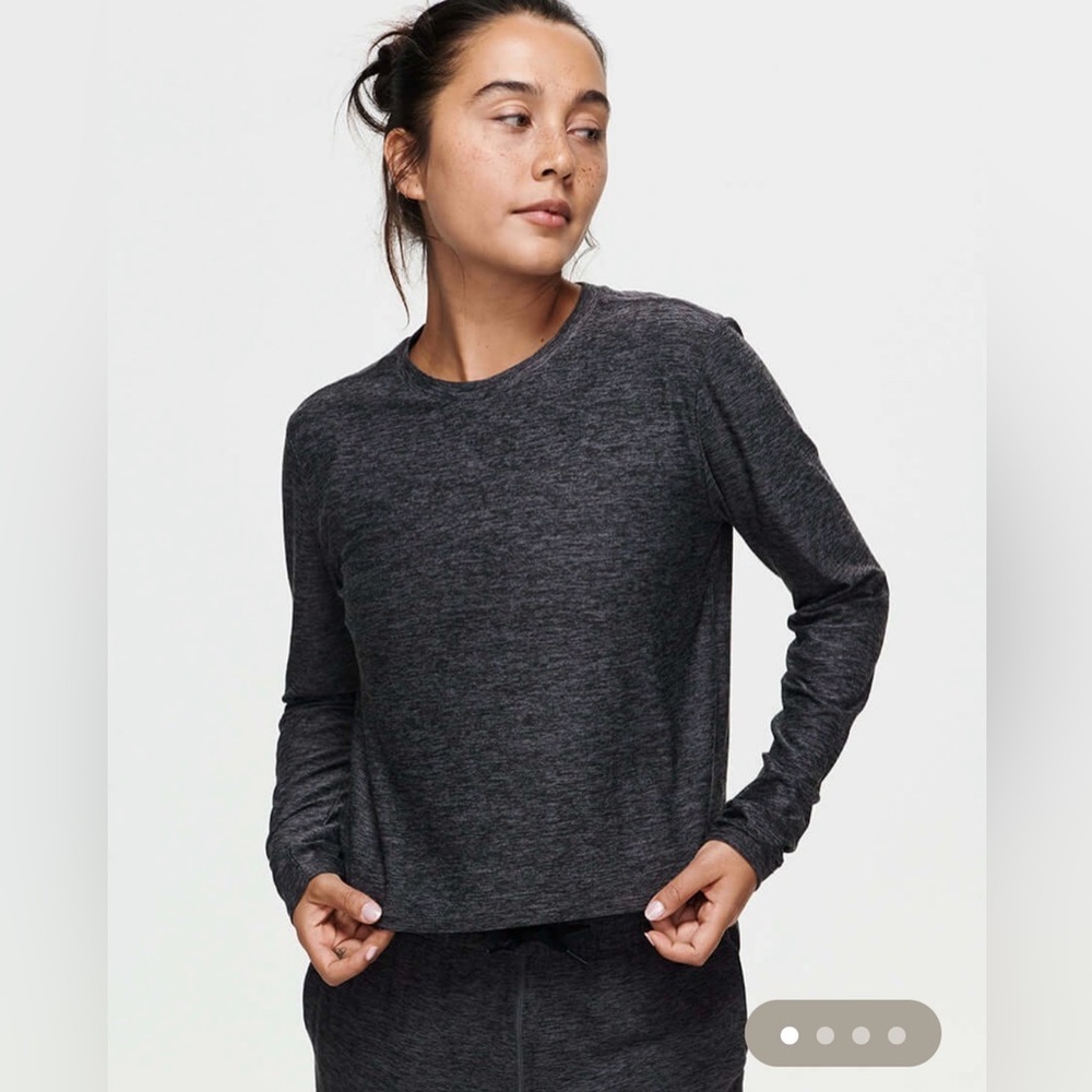 Outdoor voices CloudKnit Boxy Longsleeve charcoal gray Large EUC